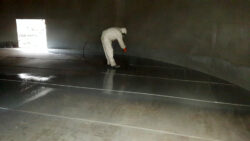 Pintado en interior de tanque